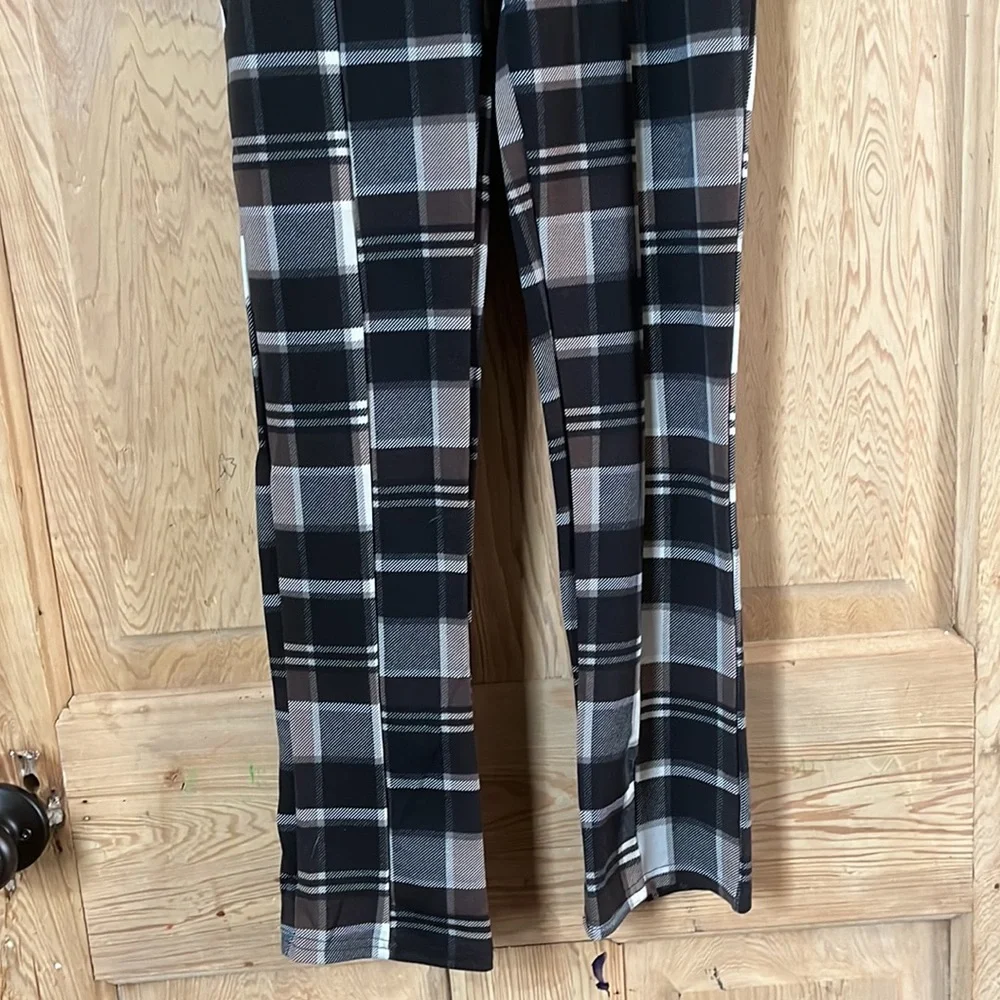 Plaid light weight slacks. - Picture 3 of 6